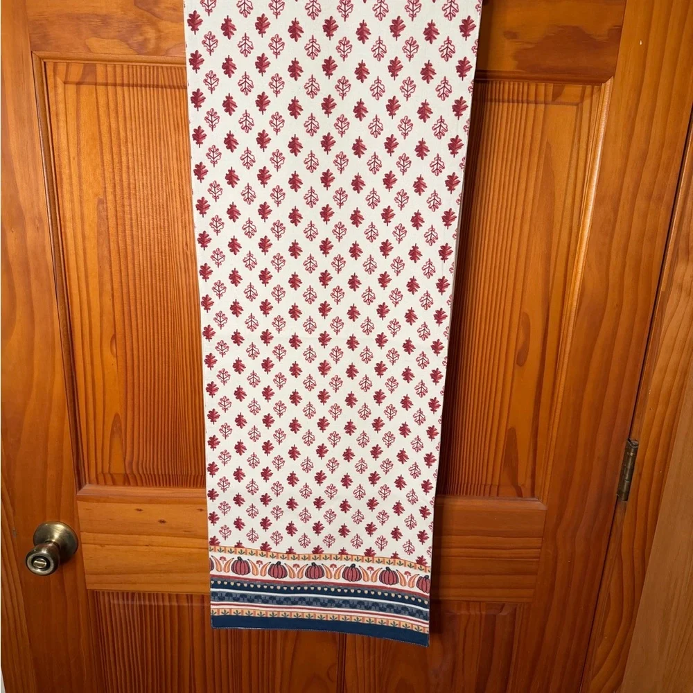 NWOT Kohl's Red and Cream Leaf  Pumpkin Table Runner (2 never used)